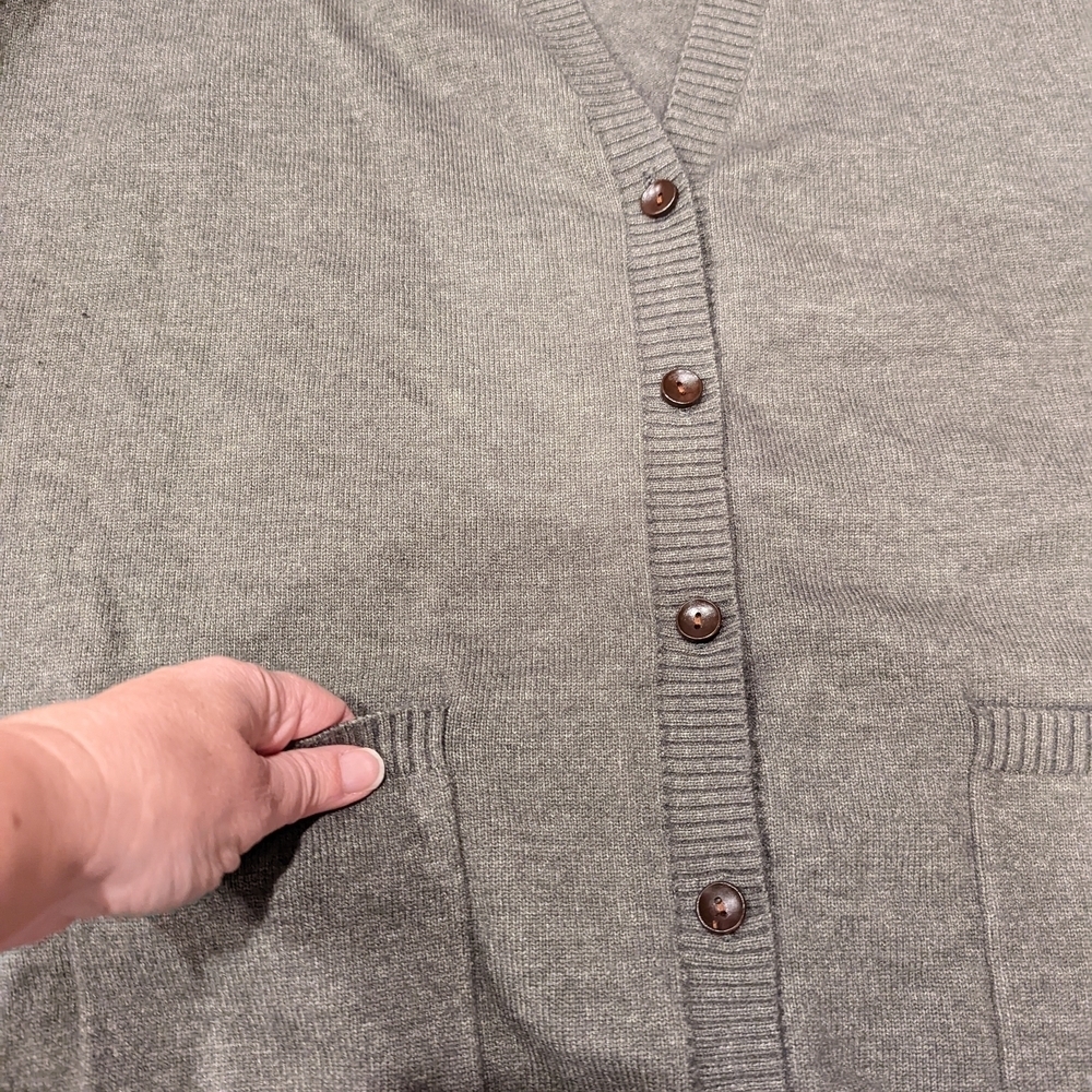 Green Button-Up Vest - Picture 3 of 7